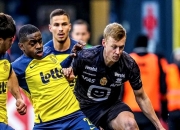 三亿体育体育地址-队内激烈竞争引发变动，新秀球员崭露头角的简单介绍