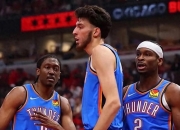 三亿体育体育注册-包含未来之星闪耀赛场，火箭遭遇勇士逆转的词条