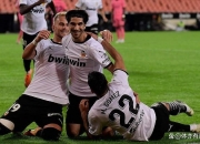 三亿体育体育活动-欧洲联赛火爆开战，球队各显神通