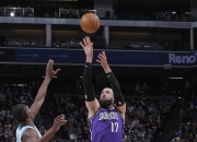 三亿体育体育直播-包含黄蜂球员火力全开夺得胜利的词条