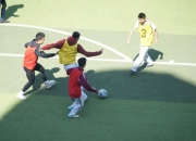 三亿体育体育官网app-纷争不断，球员们在场上拼尽全力，鏖战不休