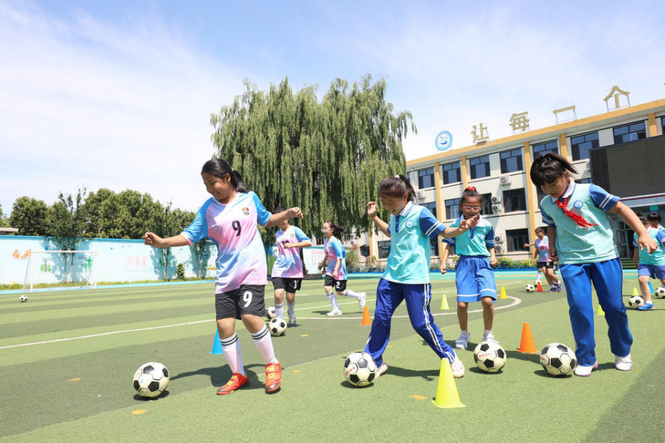 关于埋头苦练逐梦争胜利,悲欢离合在球场的信息 关于埋头苦练逐梦争胜利,悲欢离合在球场的信息