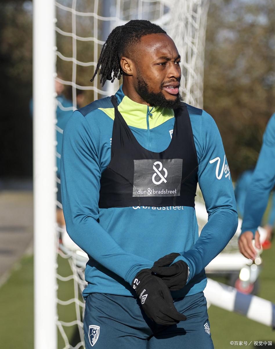 伯恩茅斯主场失利，保级形势堪忧的简单介绍