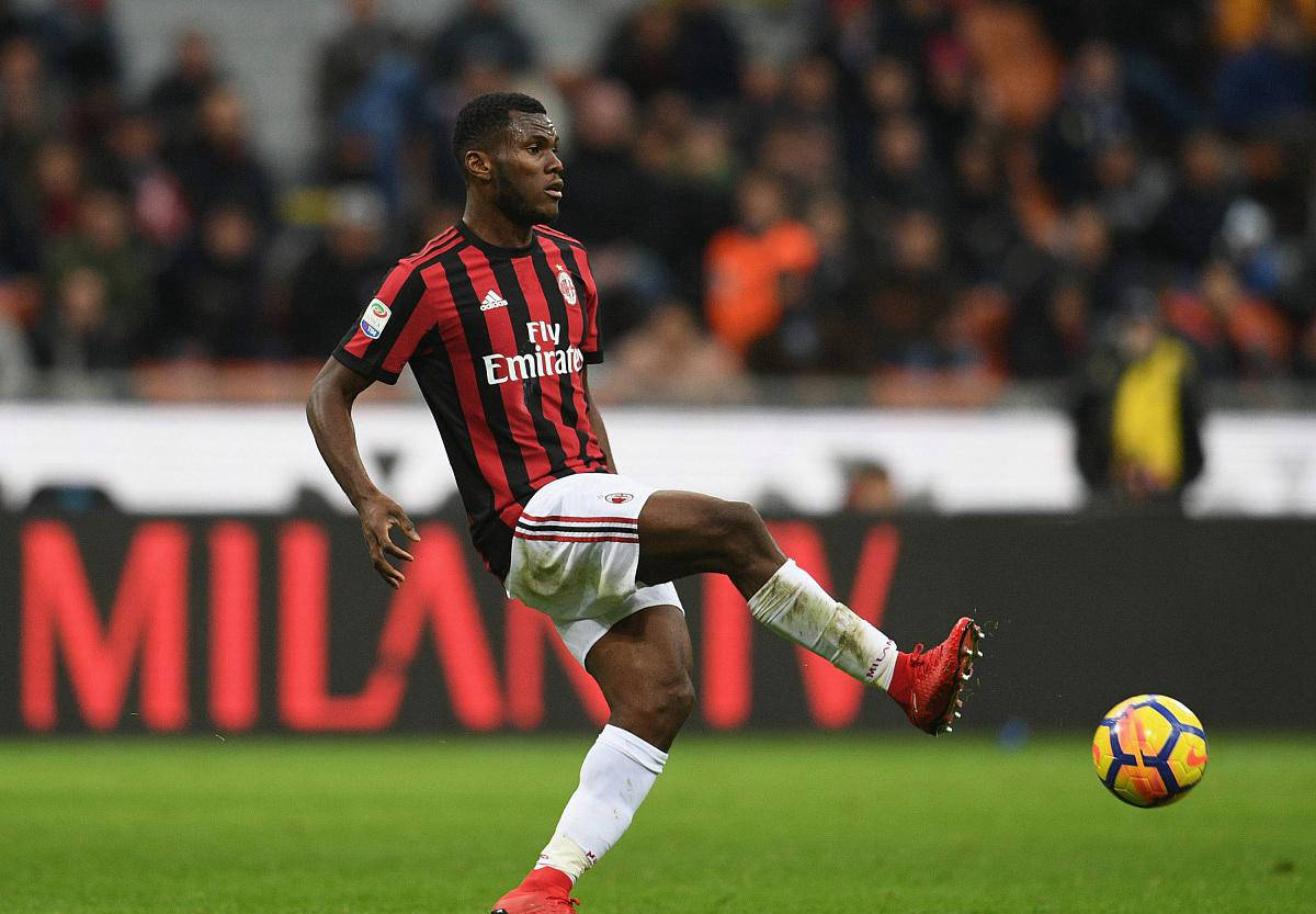 包含AC米兰赢得客场大胜，实现保级目标的词条