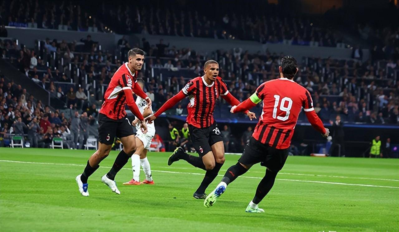 包含AC米兰赢得客场大胜，实现保级目标的词条