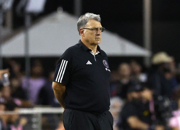 墨西哥队遭遇失利,球队备战再起 墨西哥队遭遇失利,球队备战再起