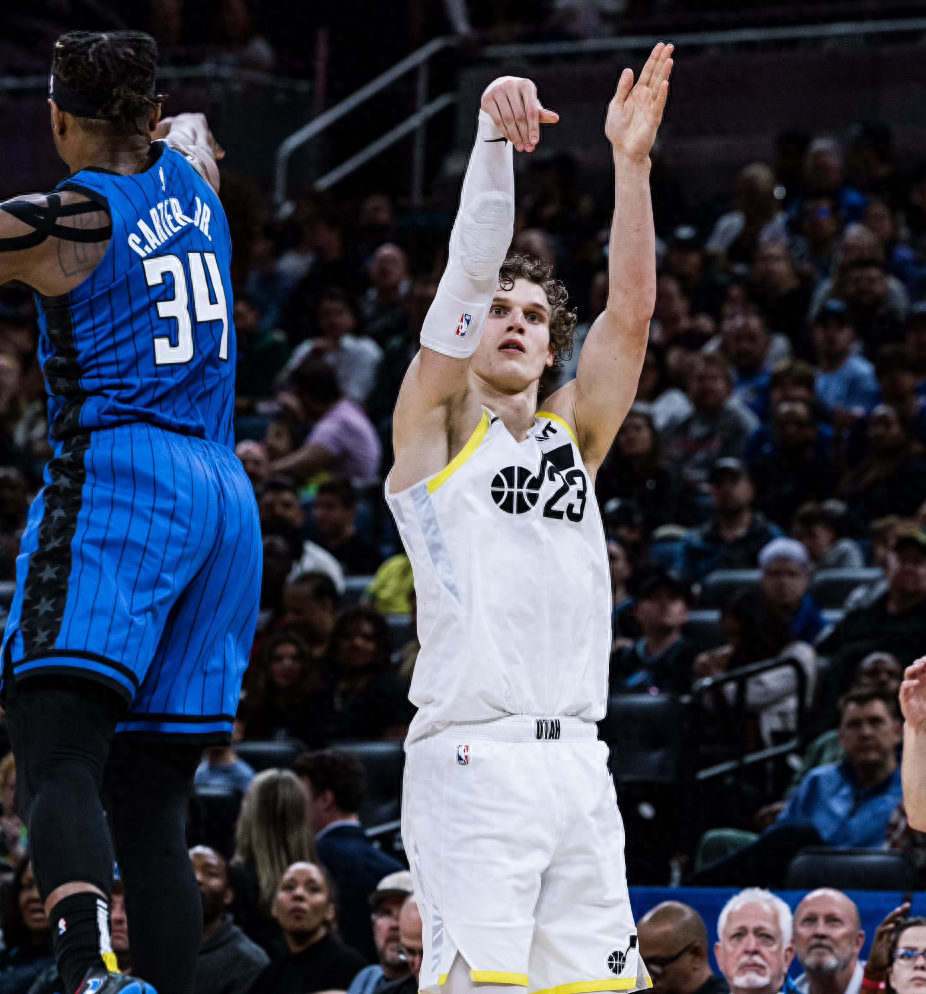 包含爵士绝杀魔术，战绩稳定领跑西部的词条