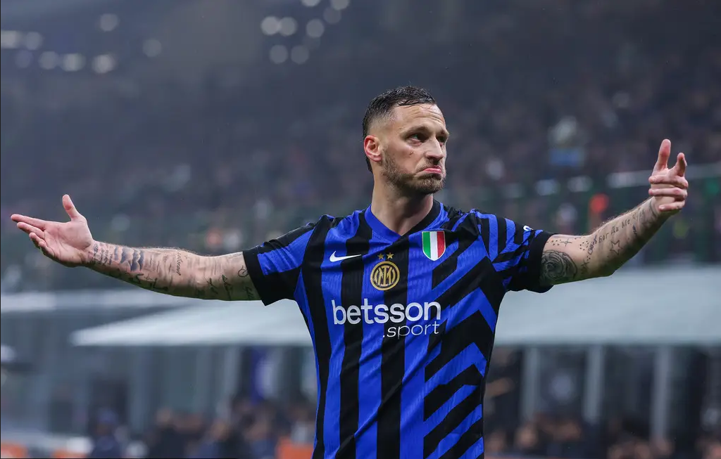 关于AC米兰主场战胜拉齐奥，保持不败的信息