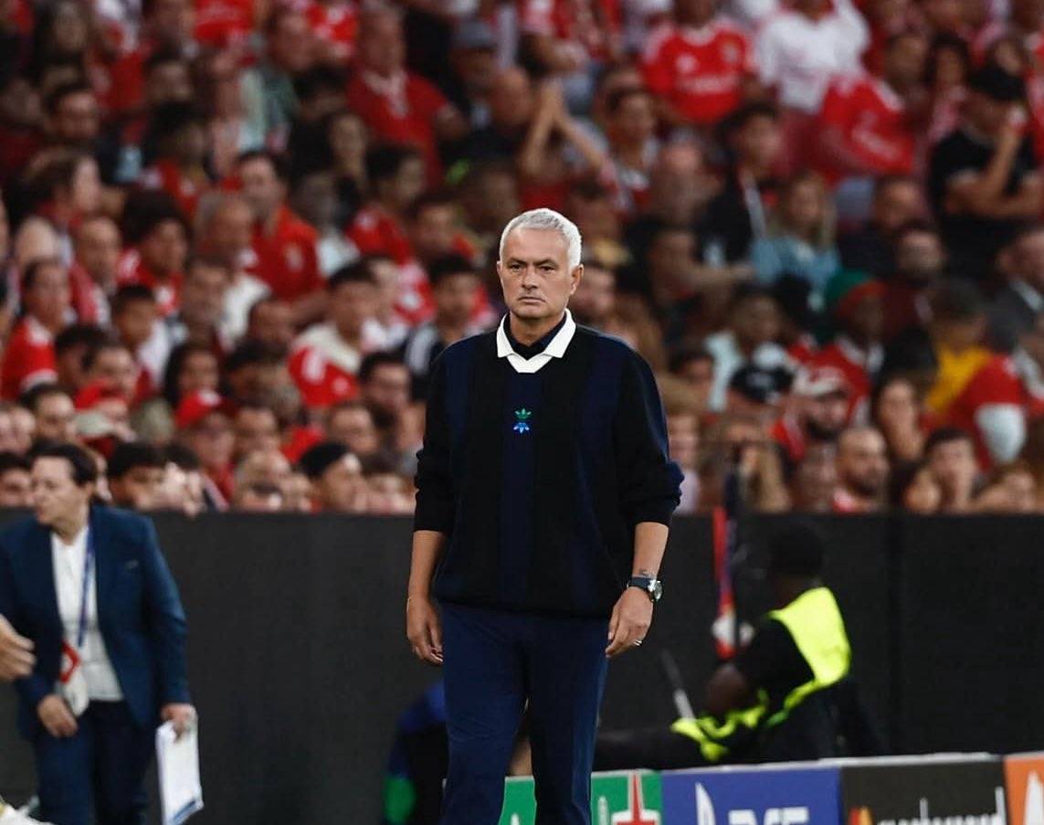 曼联客场惨败：穆里尼奥遭遇执教生涯最糟糕状态