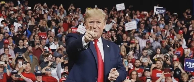 两队展现实力，球场上悬念此起彼伏