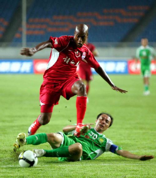 关于重庆力帆主场不敌天津泰达,遭遇两连败的信息 关于重庆力帆主场不敌天津泰达,遭遇两连败的信息