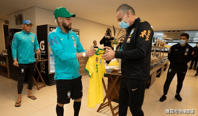 默契配合!中东城市球队通过晋级领跑的简单介绍 默契配合!中东城市球队通过晋级领跑的简单介绍