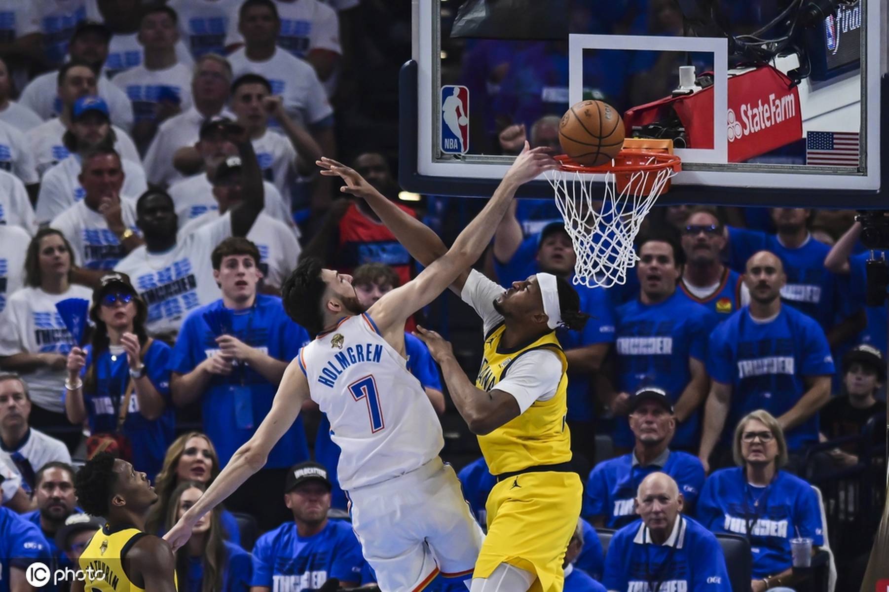 包含惊艳！球队旋风般进攻，完美晋级的词条