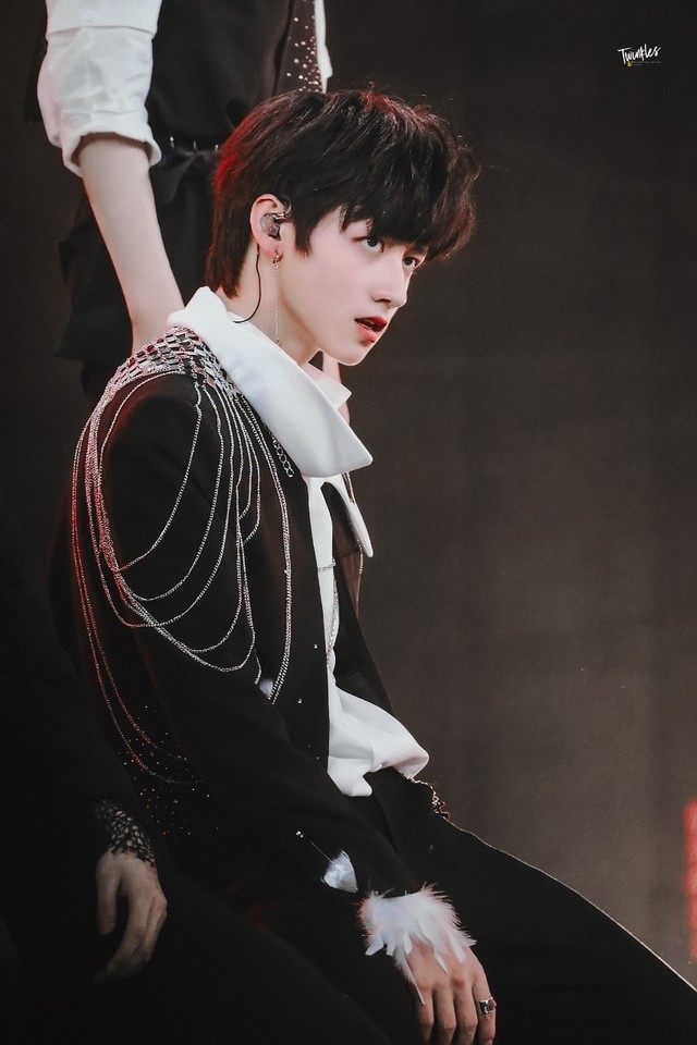 包含年轻队员闪耀舞台,技艺超群令人惊叹的词条 包含年轻队员闪耀舞台,技艺超群令人惊叹的词条