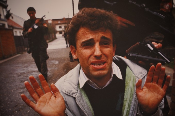 包含波黑队绝杀北马其顿队，赢得欧锦赛小组赛胜利的词条