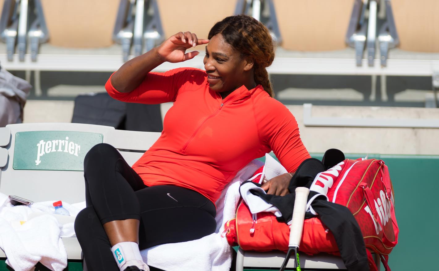 尼日利亚拳击手奋勇拼搏，夺得桂冠