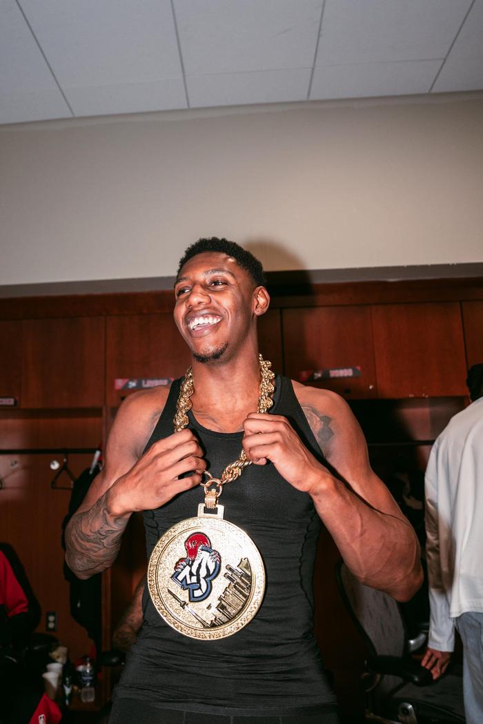 猛龙再度获胜,展现出色实力 猛龙再度获胜,展现出色实力