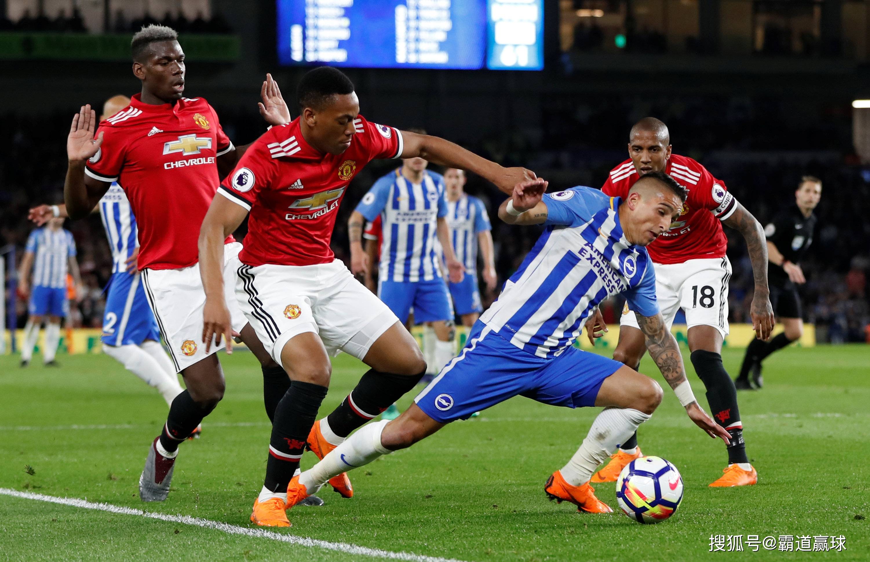 曼联主场完胜,球队全力冲击前四 曼联主场完胜,球队全力冲击前四