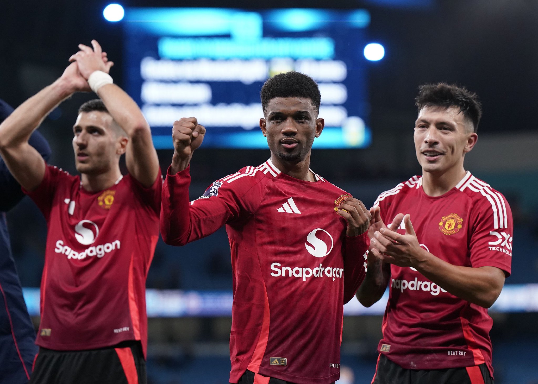 曼联主场完胜,球队全力冲击前四 曼联主场完胜,球队全力冲击前四