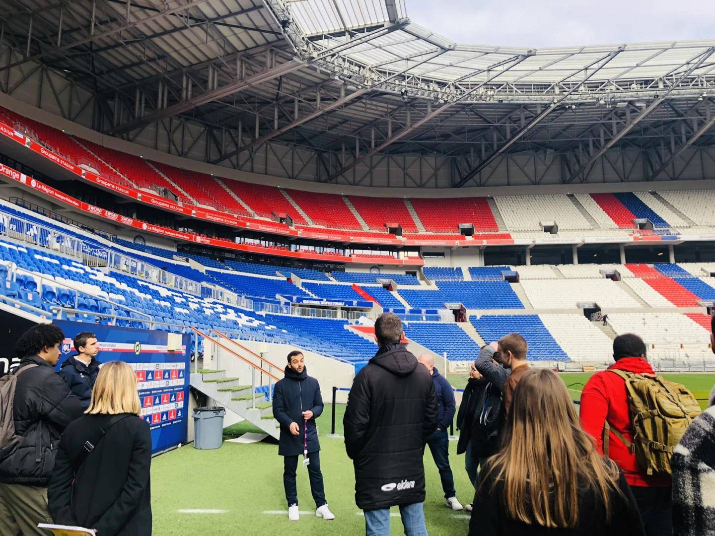 关于里昂中场控球能力强劲，取得关键胜利的信息