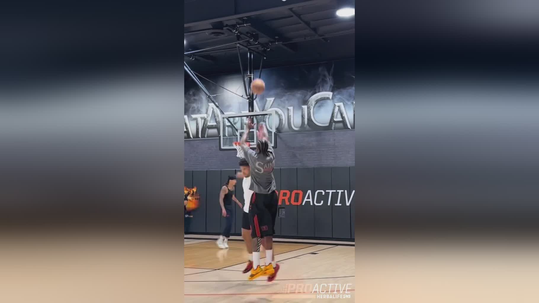 关于「雷霆力克魔术,杰伦-格林得分领先」的信息 关于「雷霆力克魔术,杰伦-格林得分领先」的信息