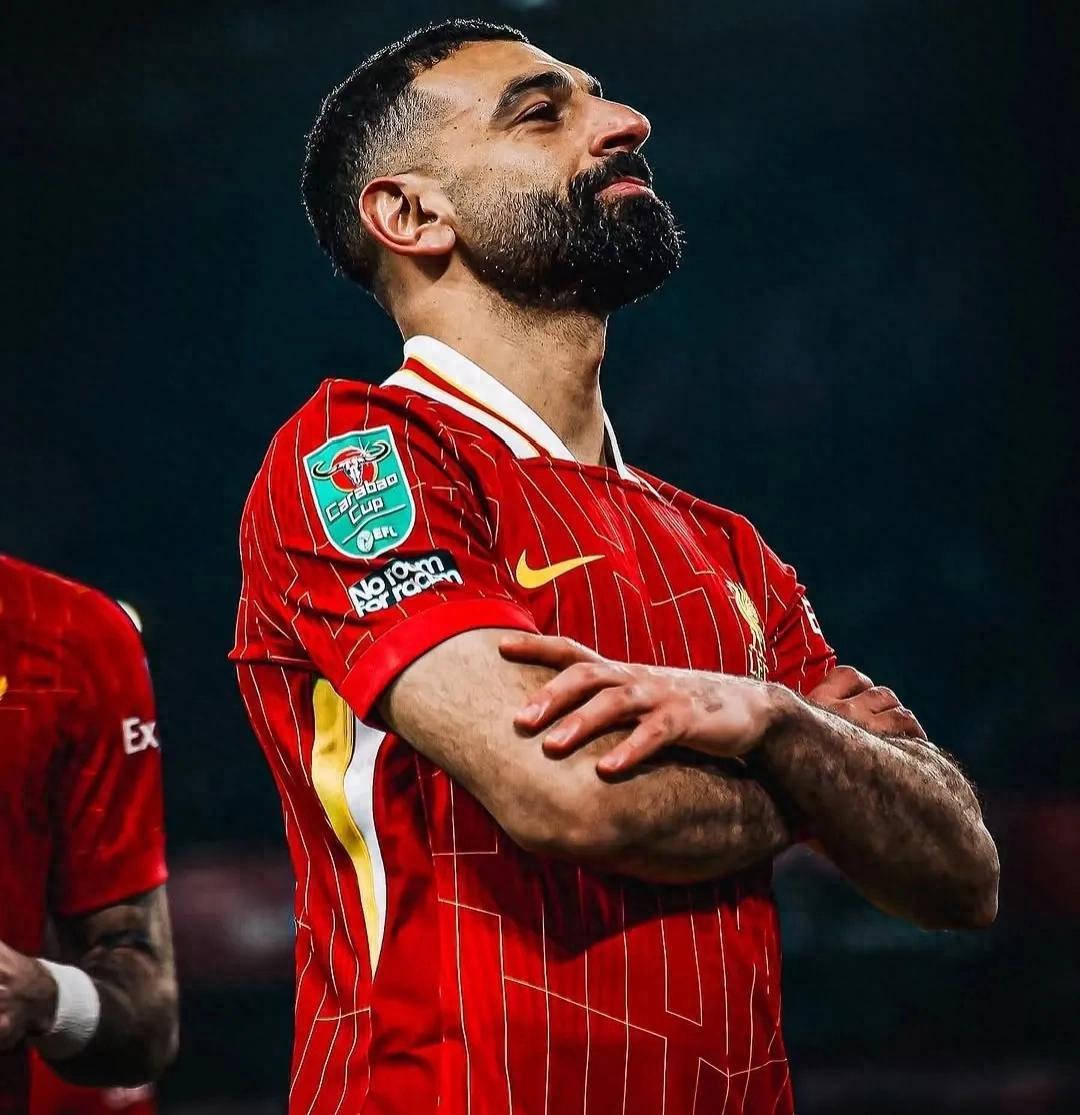 包含英格兰队战胜强敌，提前锁定欧预赛小组头名的词条