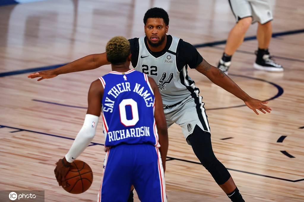 76人胜马刺，西蒙斯发挥出色