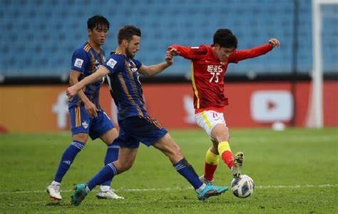 关于横滨水手主场告负，球员表现出色的信息