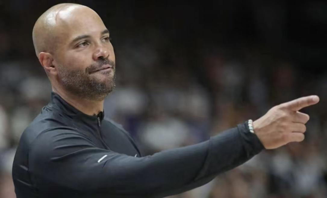 拉塞尔领衔篮网赢得关键胜利，晋级东部半决赛