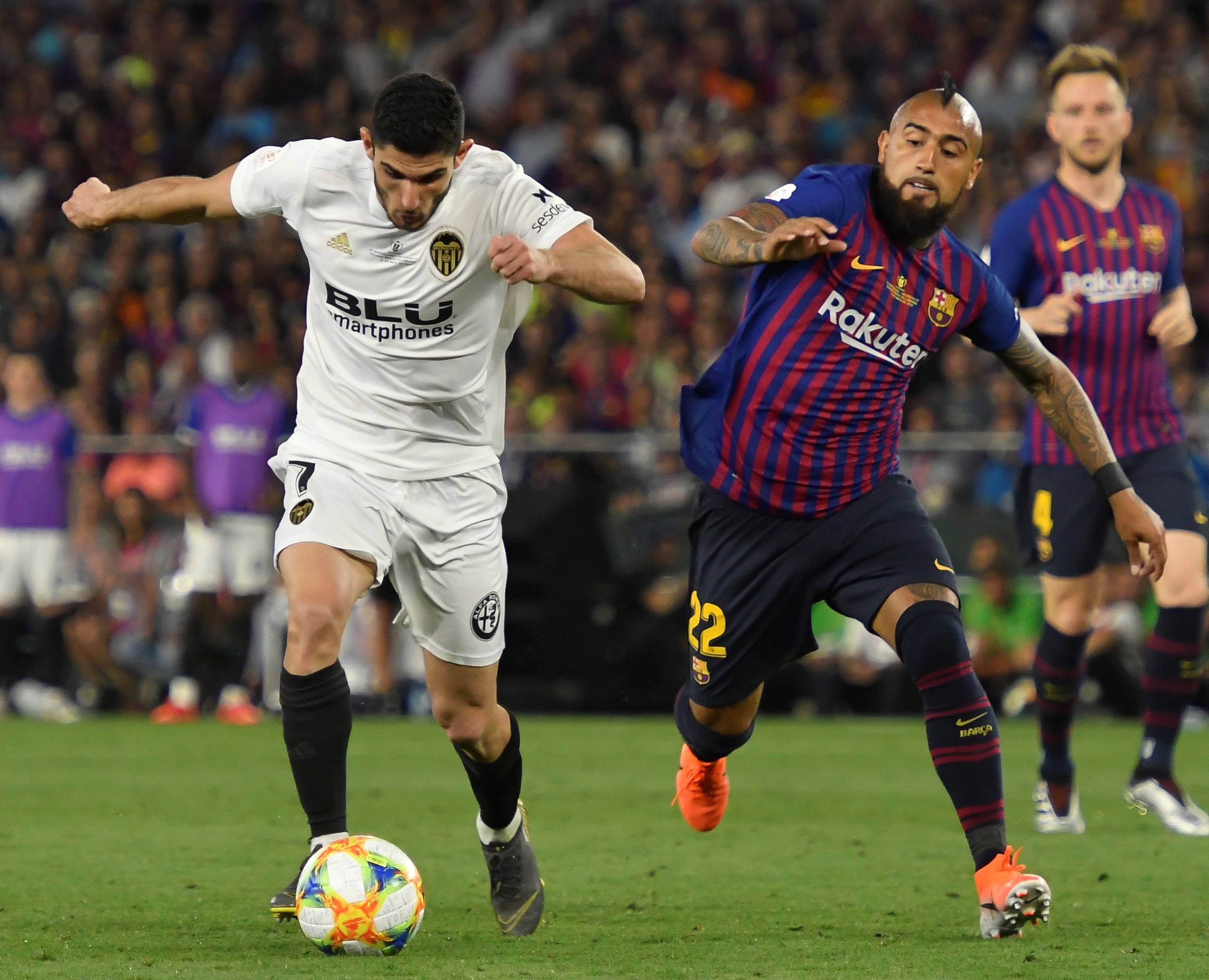 瓦伦西亚队客场战胜皇家社会，保持联赛领先地位的简单介绍