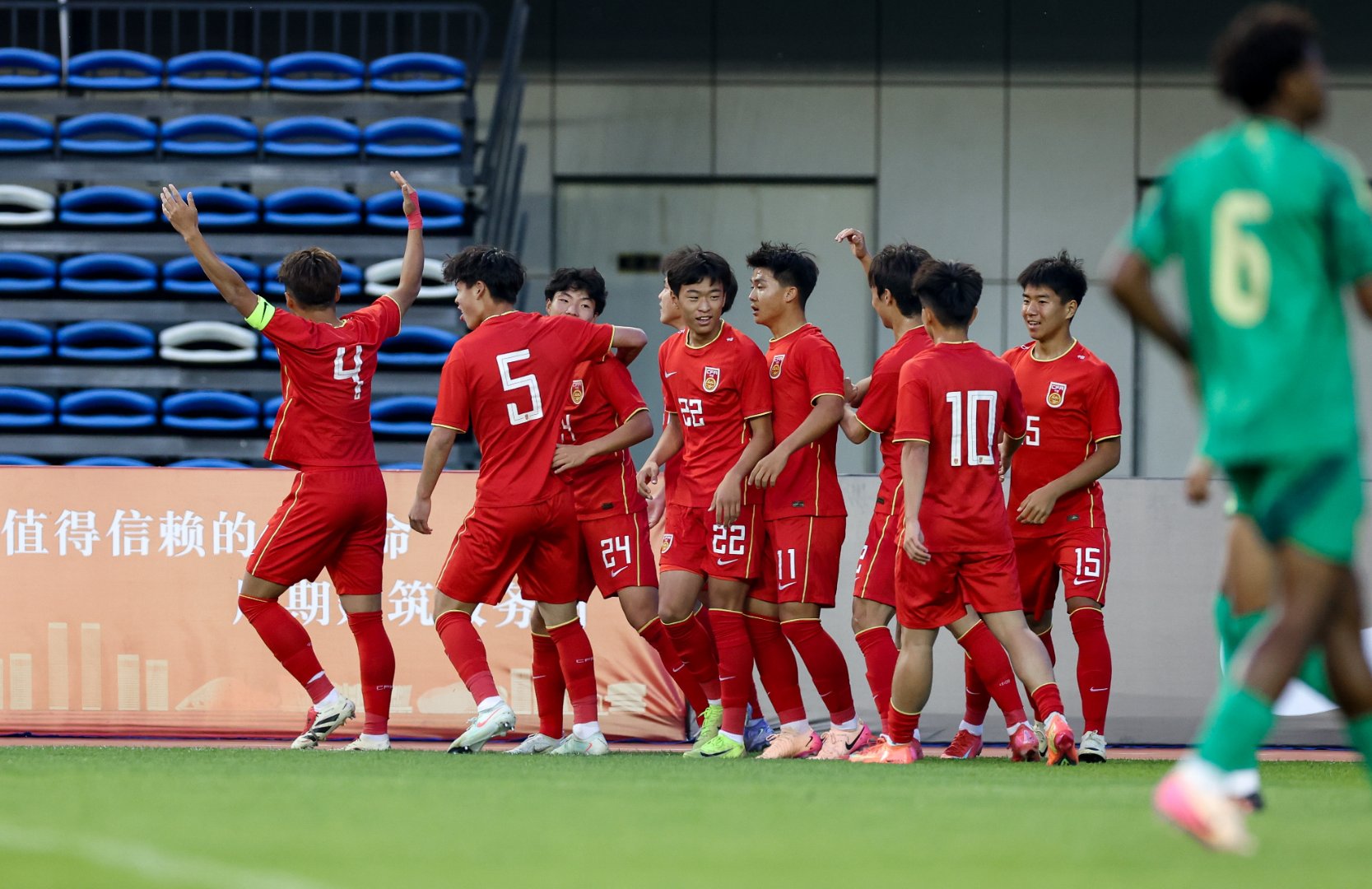 球员伤情公布，球队备战扑朔迷离的简单介绍